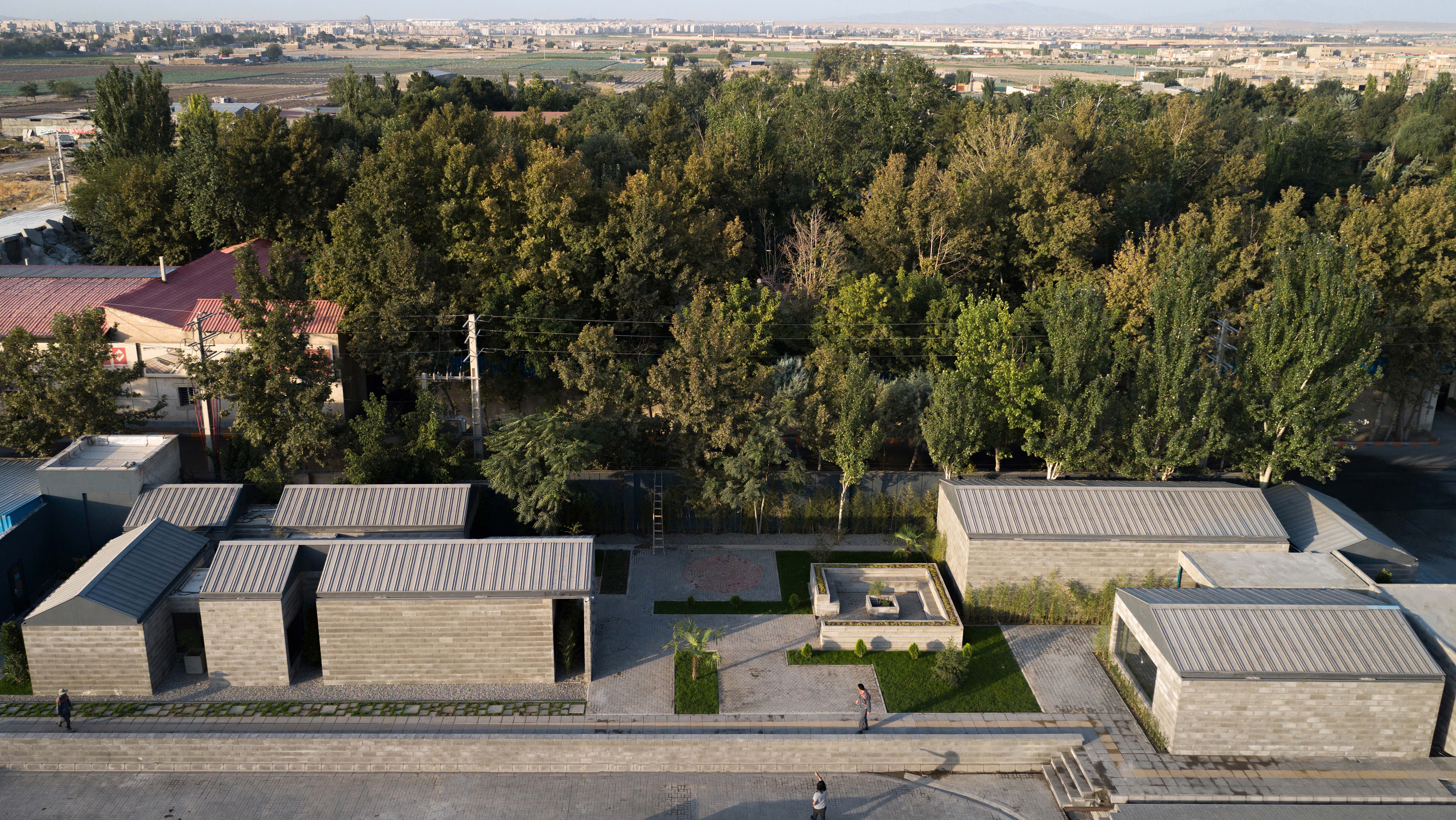 00--Welcoming-Page-02